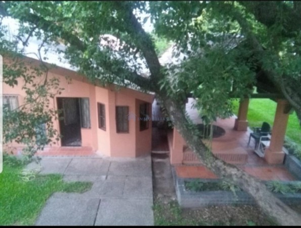 Casa esquina yerba buena