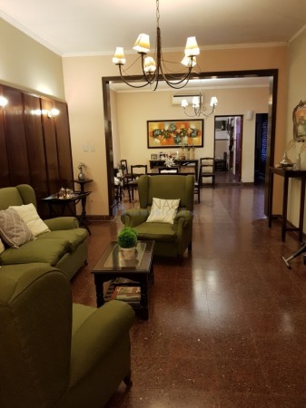 Casa a 3 cuadras plaza Urquiza